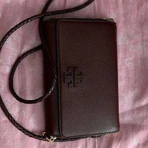 Tory Burch Taylor Flat Wallet Crossbody in Burgundy (Imperial Garnet)